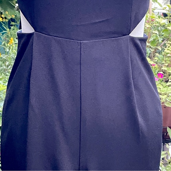 Bebe Wide Leg Cropped Length Halter Cut-out Jumpsuit Black Size 6 - Picture 5 of 14